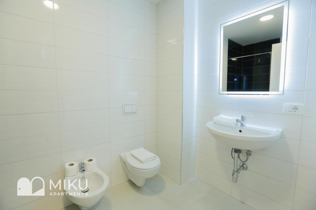 Miku Apartment - Vibrant 1Bd Apartment At Olympic Residence تيرانا المظهر الخارجي الصورة