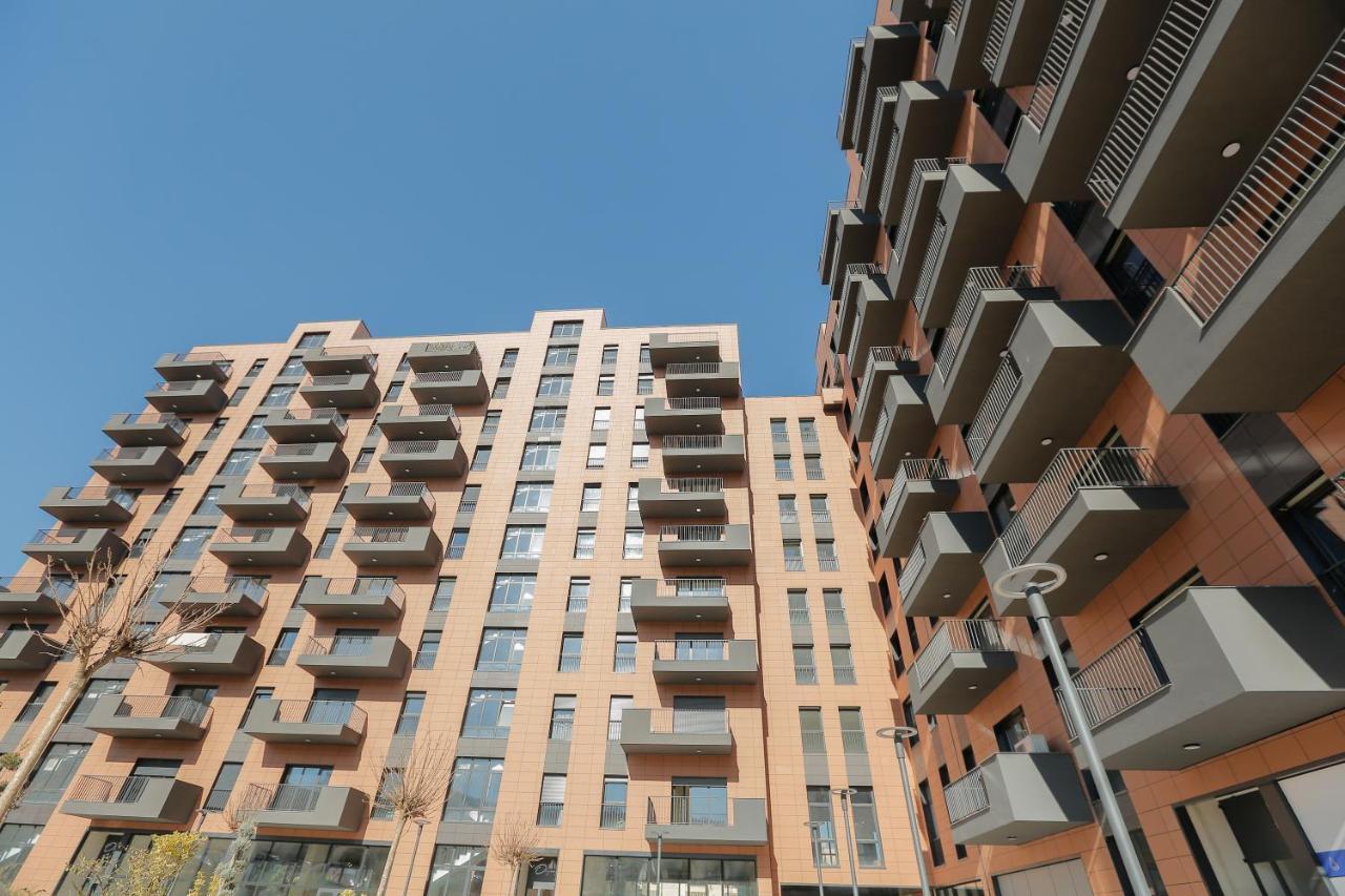 Miku Apartment - Vibrant 1Bd Apartment At Olympic Residence تيرانا المظهر الخارجي الصورة