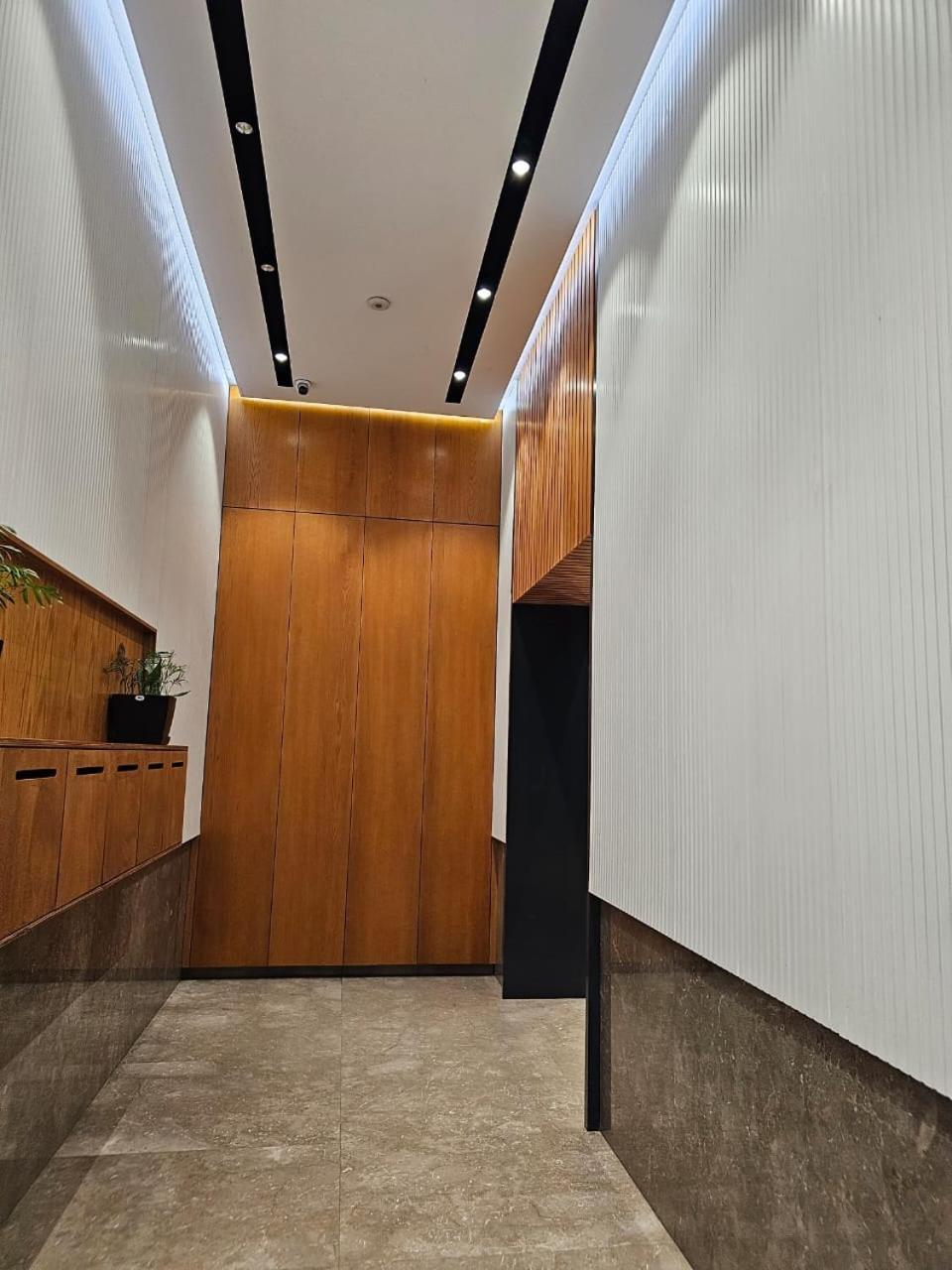 Miku Apartment - Vibrant 1Bd Apartment At Olympic Residence تيرانا المظهر الخارجي الصورة
